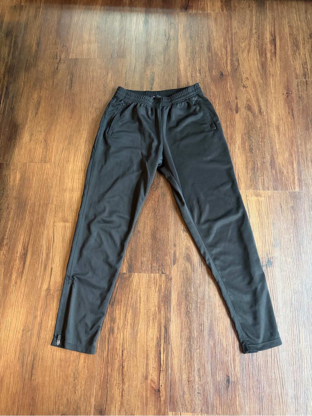 Black Askya Medium Athletic Jogger Sweatpants with Ankle Zips